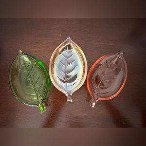 Pier 1 One Imports Set of 3 Multicolored Leaf Dishes.